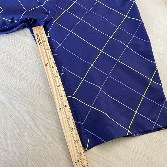 Nike Dri Fit Y2K Bermuda Golf Shorts Women 8 Purple Plaid Geometric Performance - Picture 10 of 10